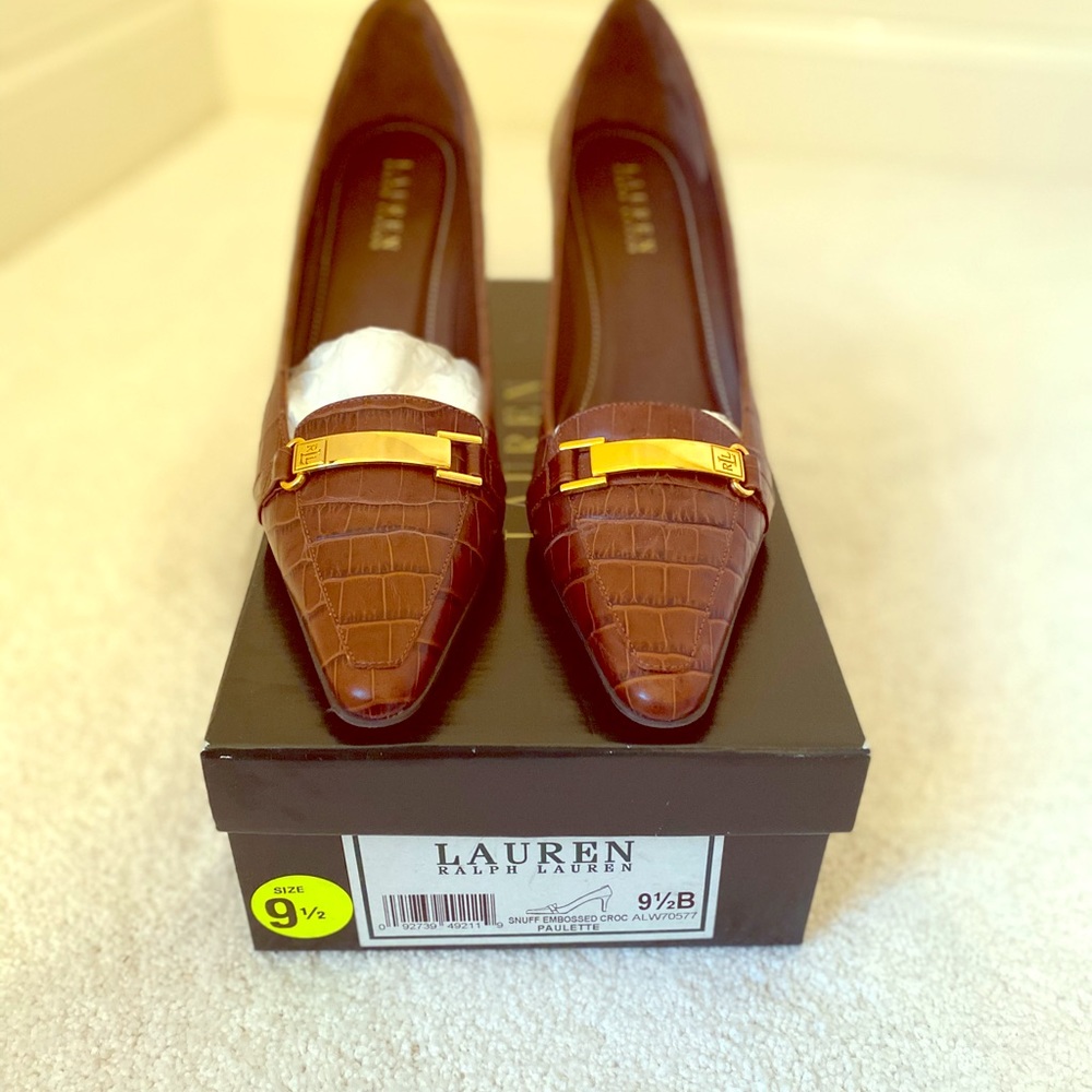 Lauren by Ralph Lauren brand new brown pumps.
